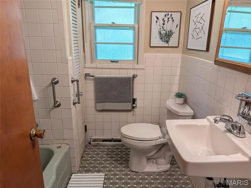 3901 Highway D, Defiance, MO 63341 — listing photo 21 of 32