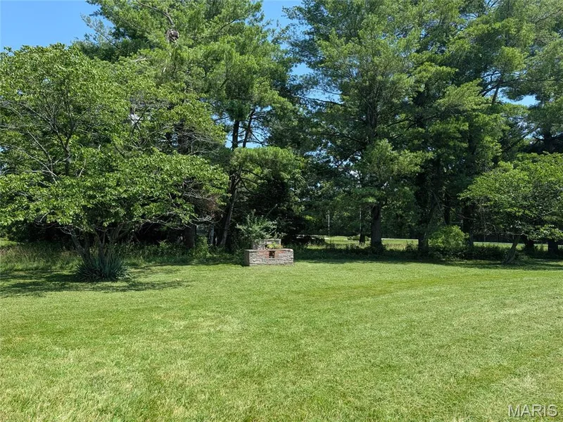3901 Highway D, Defiance, MO 63341 — listing photo 25 of 32