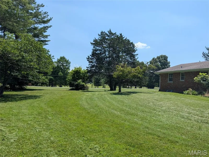 3901 Highway D, Defiance, MO 63341 — listing photo 30 of 32