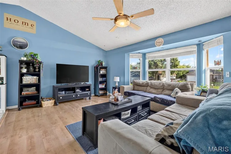 17 Kingspointe Court, St Peters, MO 63376 — listing photo 12 of 34