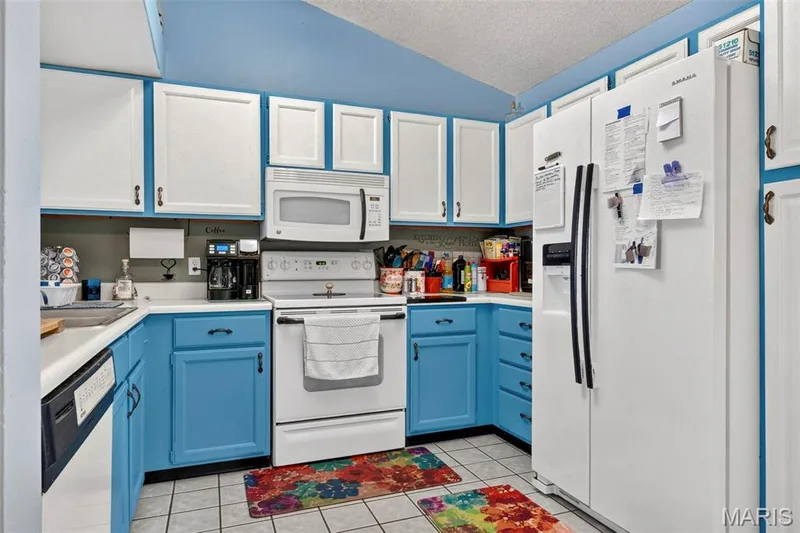 17 Kingspointe Court, St Peters, MO 63376 — listing photo 15 of 34