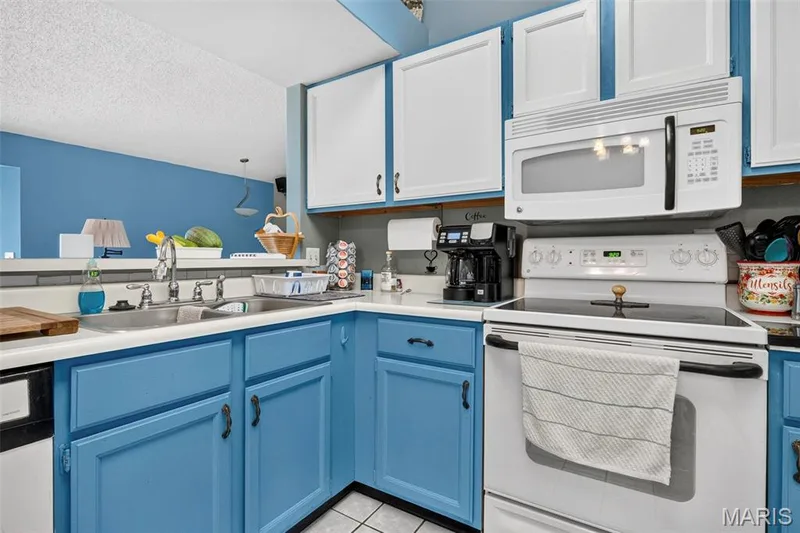 17 Kingspointe Court, St Peters, MO 63376 — listing photo 16 of 34
