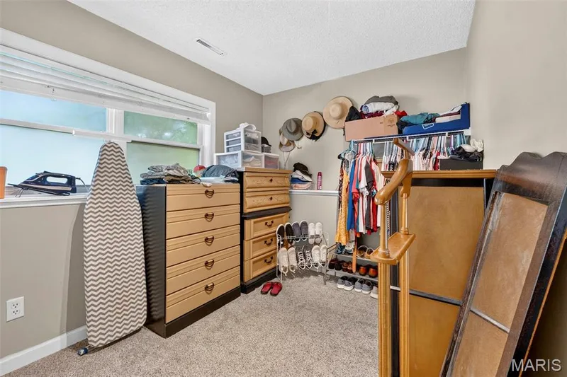 Possible closet, office or multifunctional room. — 17 Kingspointe Court, St Peters, MO 63376