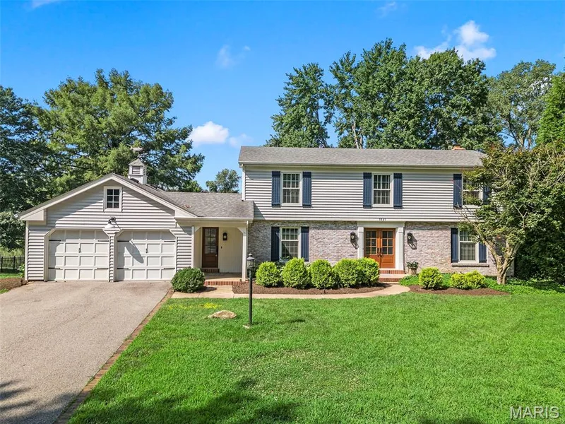 1841 Newburyport Road, Chesterfield, MO — listing photo 1