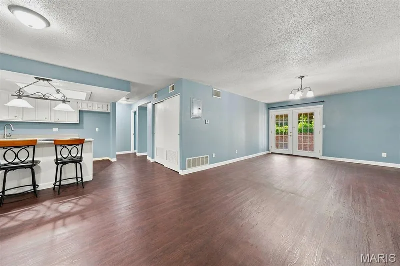 1465 Heritage Landing #104, St Charles, MO 63303 — listing photo 3 of 25