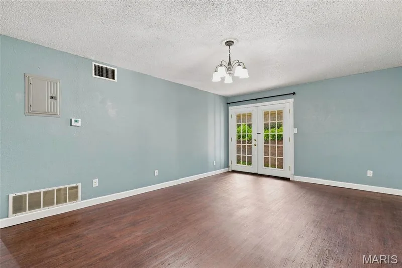 1465 Heritage Landing #104, St Charles, MO 63303 — listing photo 5 of 25