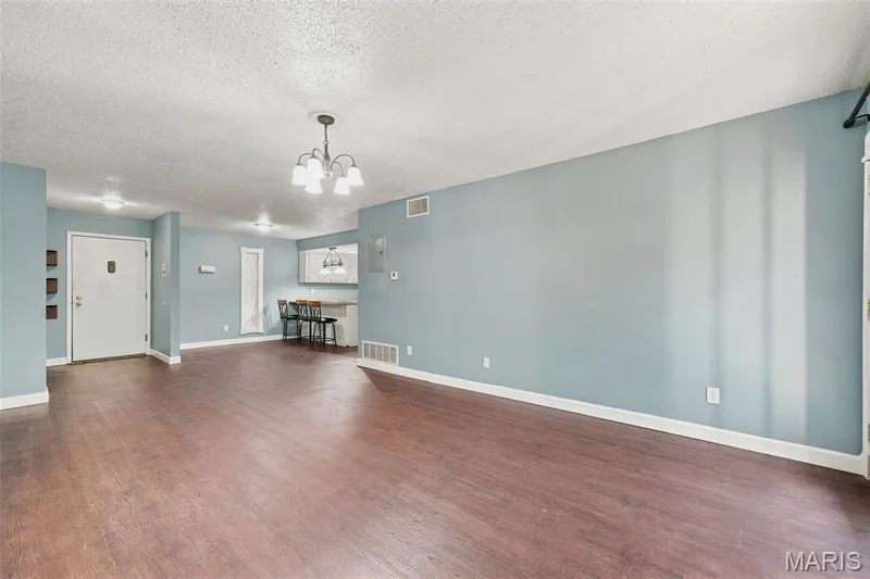 1465 Heritage Landing #104, St Charles, MO 63303 — listing photo 6 of 25