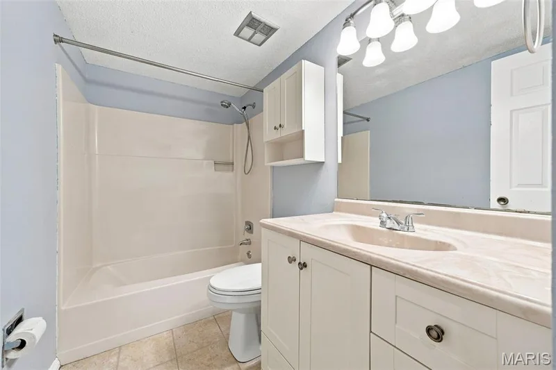 1465 Heritage Landing #104, St Charles, MO 63303 — listing photo 15 of 25