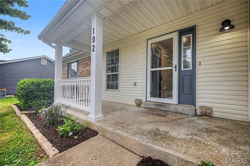 102 Rockaway Drive, O'Fallon, MO 63368 — listing photo 2 of 34