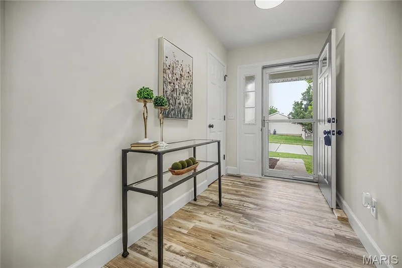 102 Rockaway Drive, O'Fallon, MO 63368 — listing photo 3 of 34