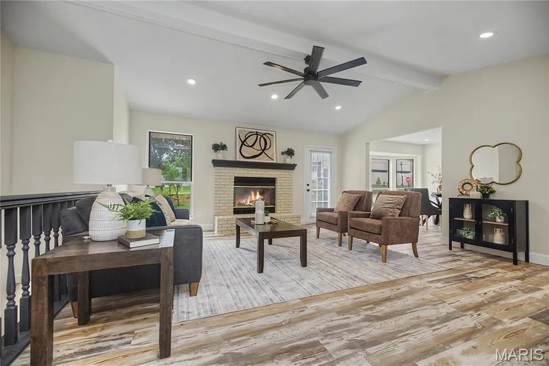 102 Rockaway Drive, O'Fallon, MO 63368 — listing photo 4 of 34