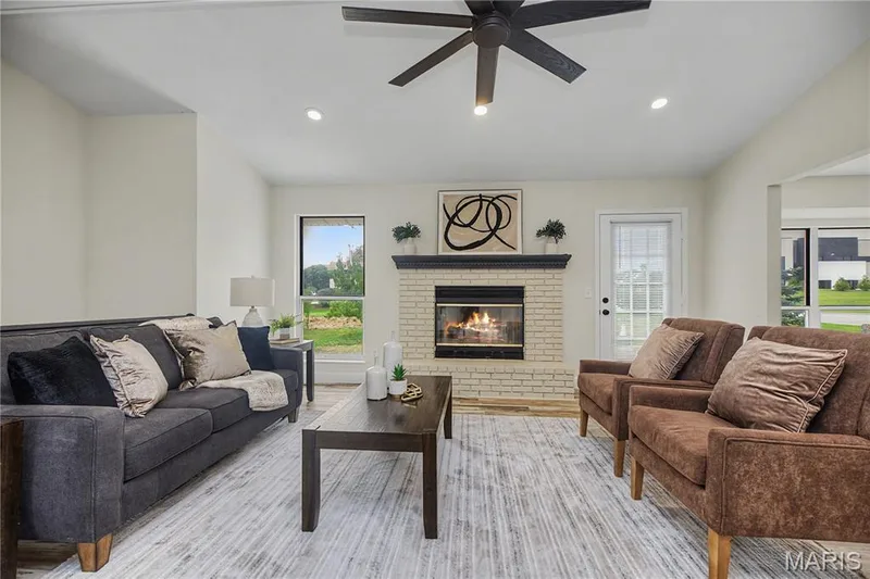 102 Rockaway Drive, O'Fallon, MO 63368 — listing photo 5 of 34