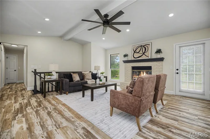 102 Rockaway Drive, O'Fallon, MO 63368 — listing photo 6 of 34