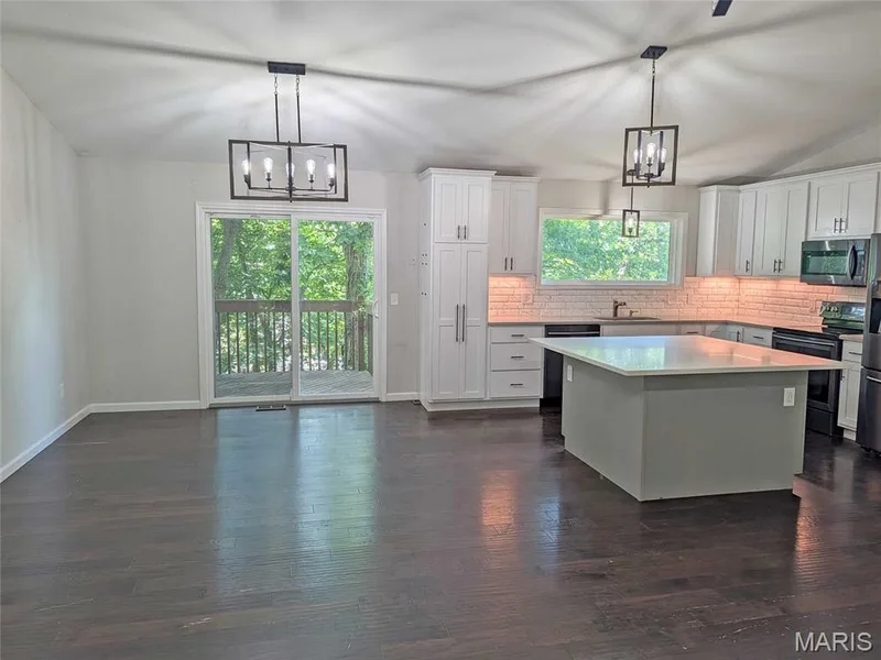 41 Oak Forest Drive, St Charles, MO 63303 — listing photo 18 of 42