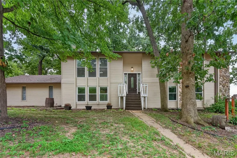 41 Oak Forest Drive, St Charles, MO 63303 — listing photo 2 of 42
