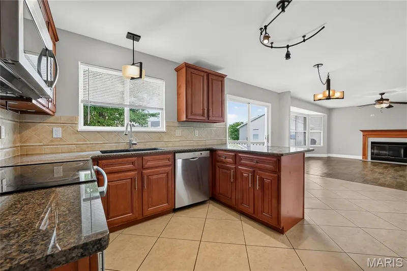 1455 Chambers Drive, O'Fallon, MO 63366 — listing photo 18 of 50