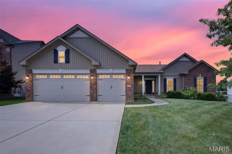 1125 Duxbury Lane, O'Fallon, MO — listing photo 1