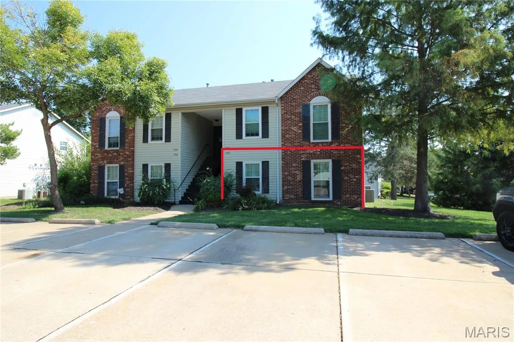 1502 Surrey Lane, St Peters, MO 63304 — listing photo 1 of 20