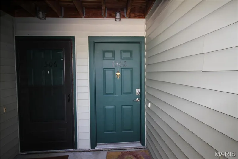 1502 Surrey Lane, St Peters, MO 63304 — listing photo 3 of 20