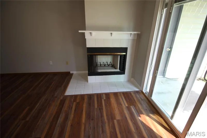 1502 Surrey Lane, St Peters, MO 63304 — listing photo 6 of 20