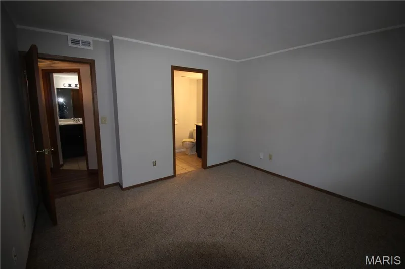 1502 Surrey Lane, St Peters, MO 63304 — listing photo 10 of 20
