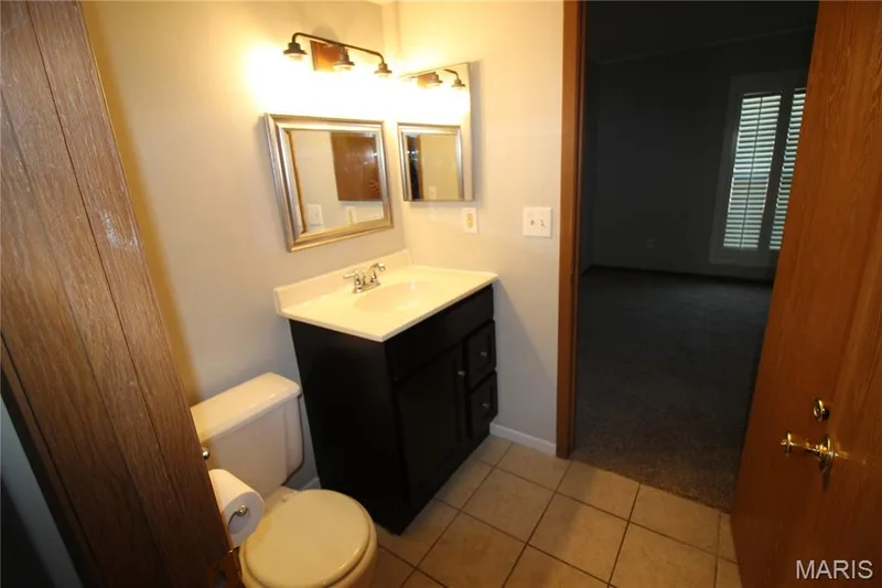 1502 Surrey Lane, St Peters, MO 63304 — listing photo 13 of 20