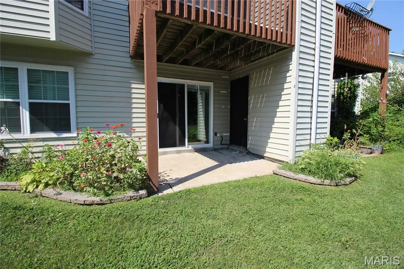 1502 Surrey Lane, St Peters, MO 63304 — listing photo 18 of 20