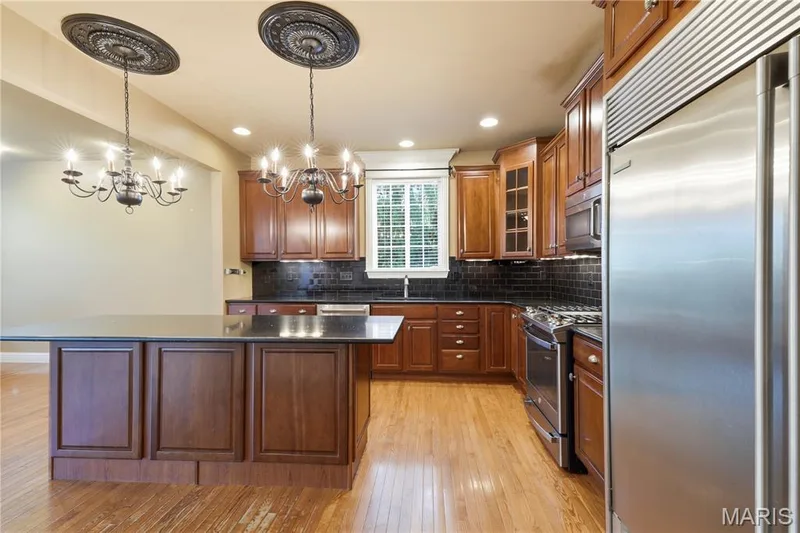 5500 Wooded Creek Drive, O'Fallon, MO 63304 — listing photo 9 of 36