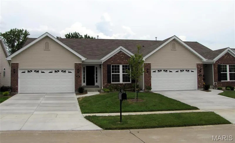 114 Fallon Villa Court, O'Fallon, MO β listing photo 1