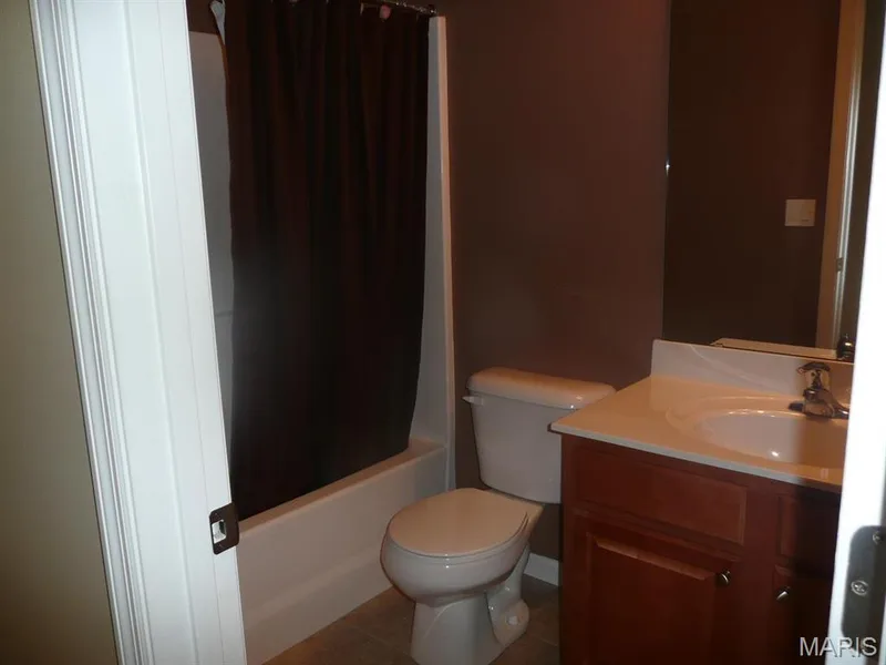 Full hall bath. — 118 Fallon Villa Court, O'Fallon, MO 63368