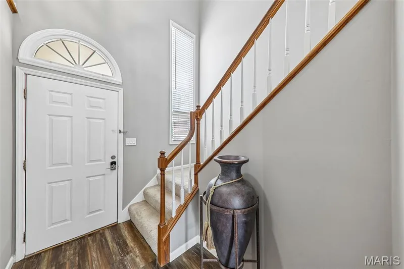 Entrance foyer — 16180 Lea Oak Court, Chesterfield, MO 63017
