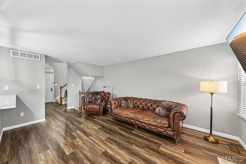 16180 Lea Oak Court, Chesterfield, MO 63017 — listing photo 10 of 27