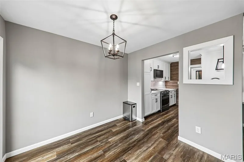 16180 Lea Oak Court, Chesterfield, MO 63017 — listing photo 14 of 27