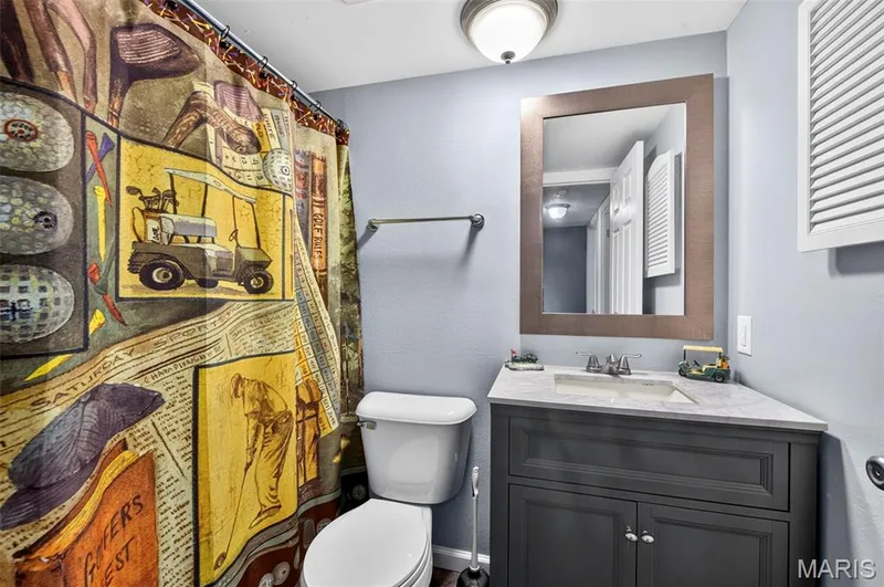 Upper Level Hall Bath — 2701 Falcons Way #132, St Charles, MO 63303