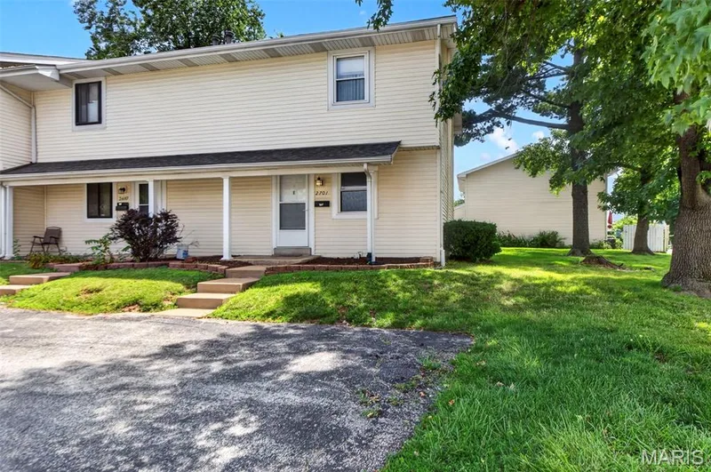 Front Door and Side yard - Corner Unit — 2701 Falcons Way #132, St Charles, MO 63303