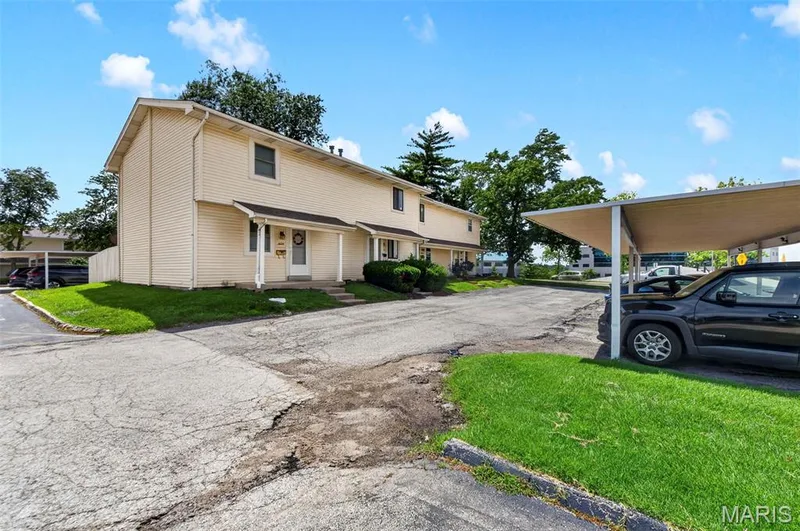 Driveway and Parking Structure for the property — 2701 Falcons Way #132, St Charles, MO 63303