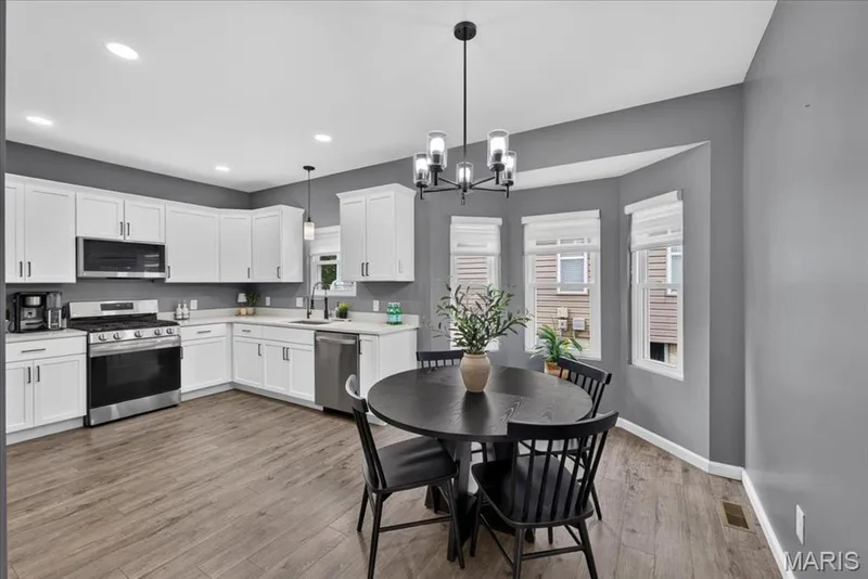 206 Hawksbury Place, O'Fallon, MO 63368 — listing photo 8 of 66
