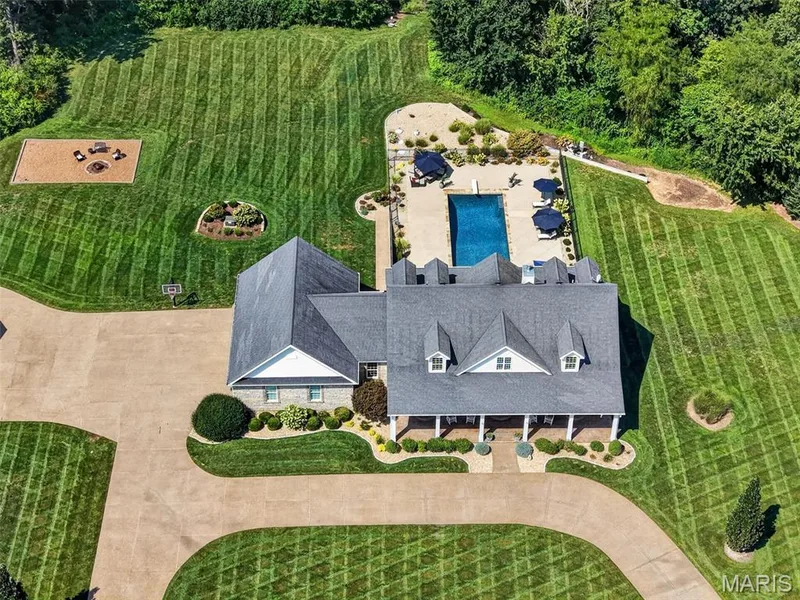 1320 Diehr Road, Wentzville, MO 63385 — listing photo 5 of 93