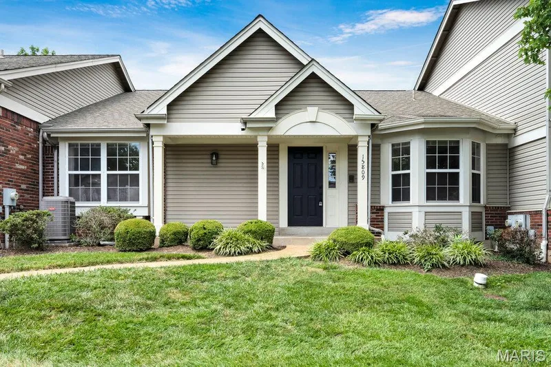 15809 Kersten Ridge Dr, Chesterfield, MO — listing photo 1