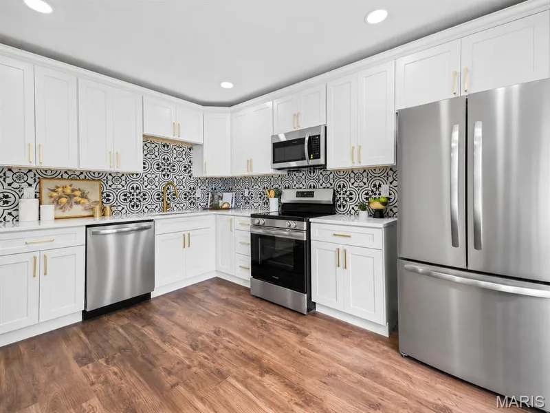 15809 Kersten Ridge Dr, Chesterfield, MO 63017 — listing photo 4 of 40