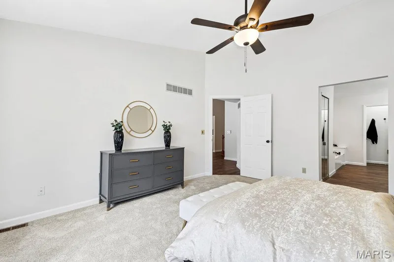 15809 Kersten Ridge Dr, Chesterfield, MO 63017 — listing photo 15 of 40