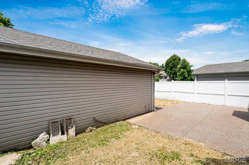 15809 Kersten Ridge Dr, Chesterfield, MO 63017 — listing photo 34 of 40