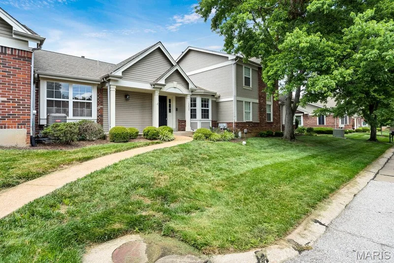 15809 Kersten Ridge Dr, Chesterfield, MO 63017 — listing photo 38 of 40
