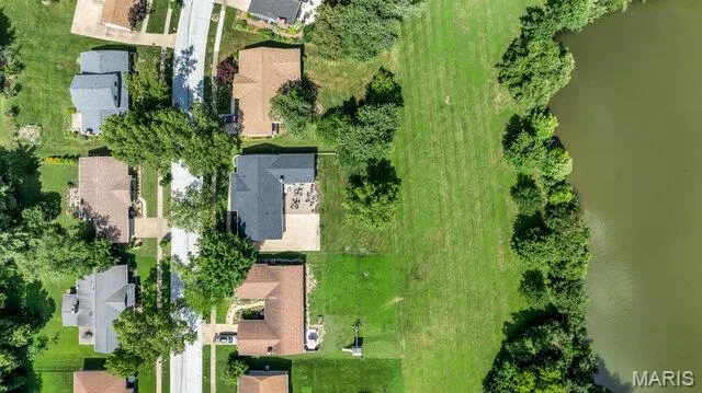 Home backs to common ground and a lake giving you a park like backyard with lots of nature. — 15578 Summer Lake Drive, Chesterfield, MO 63017