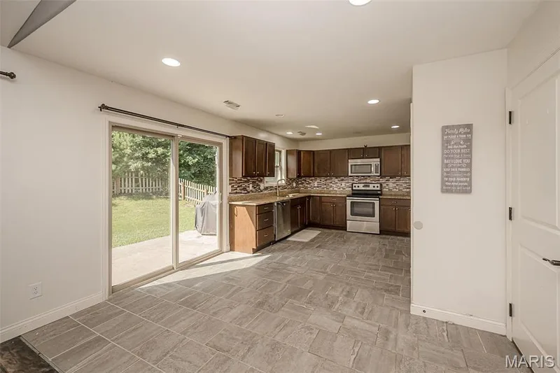 1102 Marathon Drive, Foristell, MO 63348 — listing photo 9 of 37