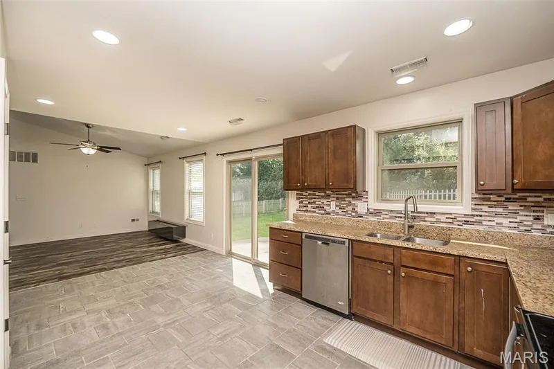 1102 Marathon Drive, Foristell, MO 63348 — listing photo 12 of 37