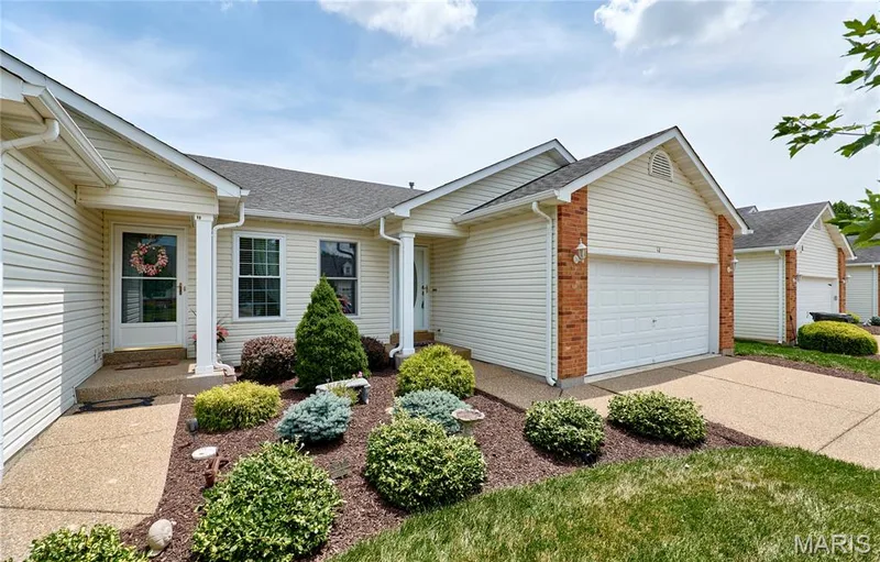 12 Battersea Court #3B, O'Fallon, MO 63366 — listing photo 2 of 52