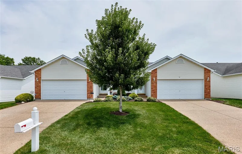 12 Battersea Court #3B, O'Fallon, MO 63366 — listing photo 3 of 52