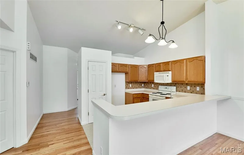 12 Battersea Court #3B, O'Fallon, MO 63366 — listing photo 9 of 52