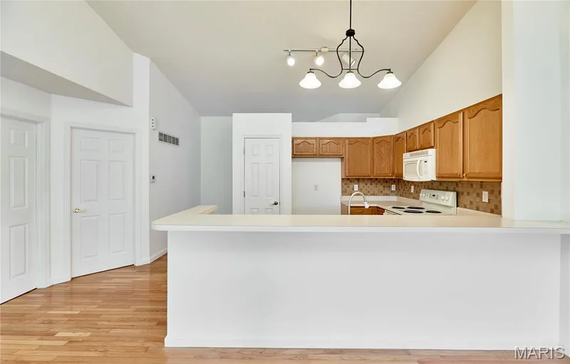 12 Battersea Court #3B, O'Fallon, MO 63366 — listing photo 10 of 52